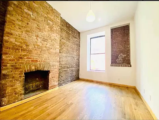 Rented by null | media 32