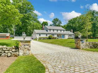 2 Petticoat Ln, Darien, CT 06820