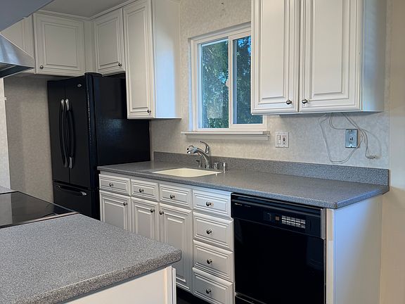 2nd image of 2331 Saidel Dr APT 4