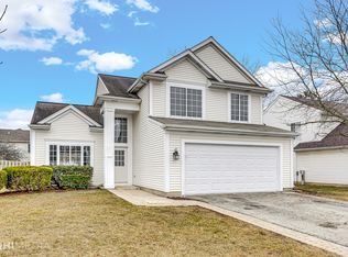 147 Suffolk Ln, Grayslake, IL 60030