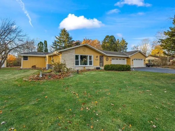 N81W29219 Parkview LANE, Hartland, WI 53029