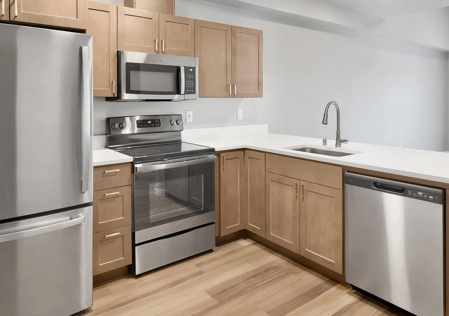 Kingsway Apartments — Photo 4