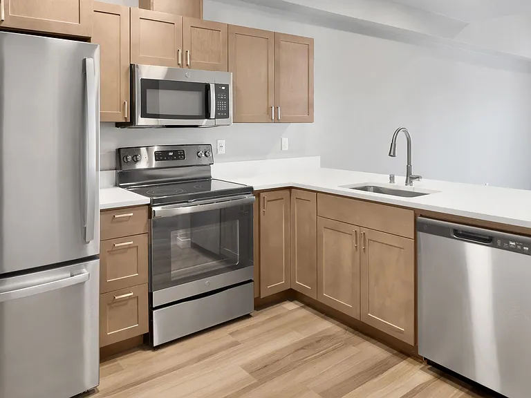 Kingsway Apartments — Photo 19