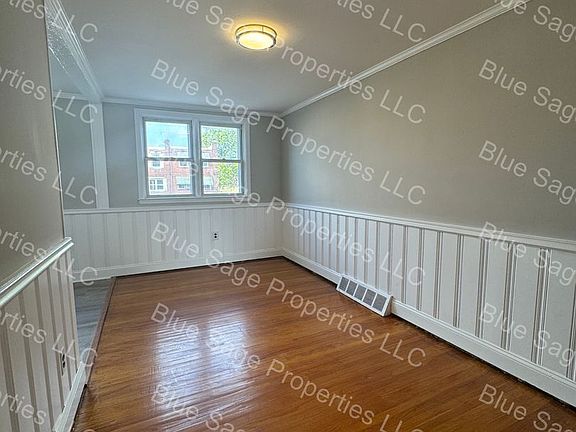 5th image of 812 Oakwood Dr