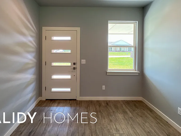 17611 Natalie Ct — Photo 3