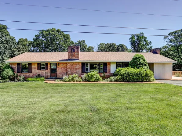 128 Moorman Dr, Madison Heights, VA 24572