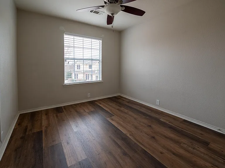 2209 Glacier Park Ln — Photo 11