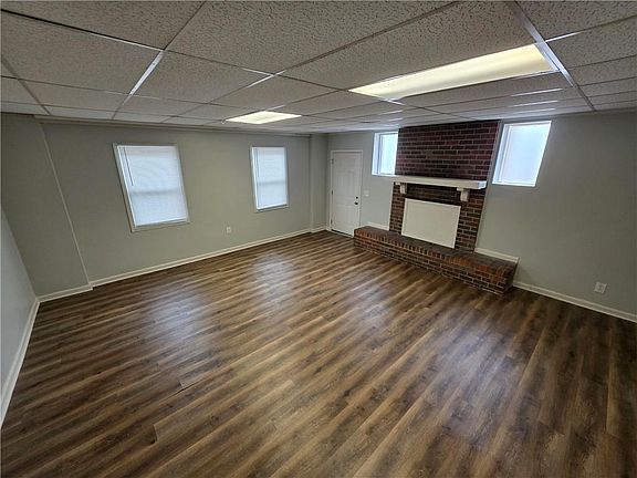 4th image of 724 Country Club Dr