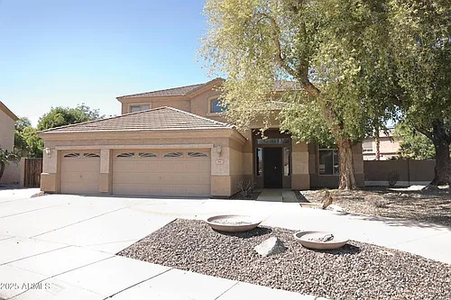 562 N Danielson Way Photo 1