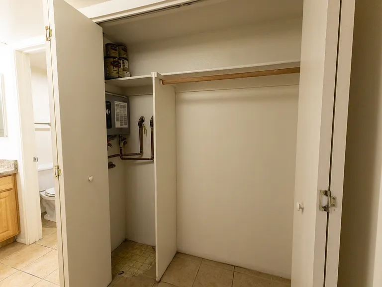 1810 E Blacklidge Dr #101 — Photo 21