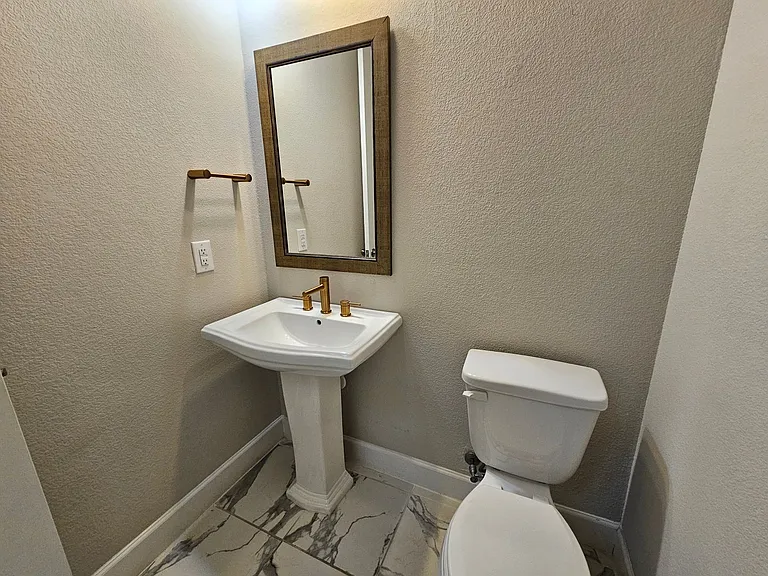 8045 Emerald Rock Dr — Photo 7