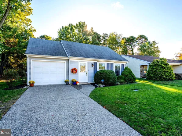 15 Sherwood Pl, Southampton, NJ 08088