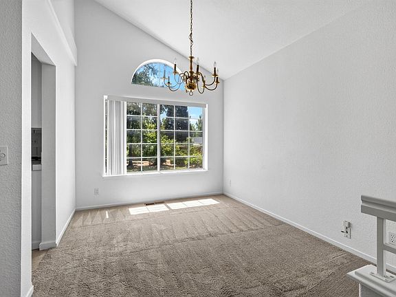 5th image of 306 Whitethorn Court