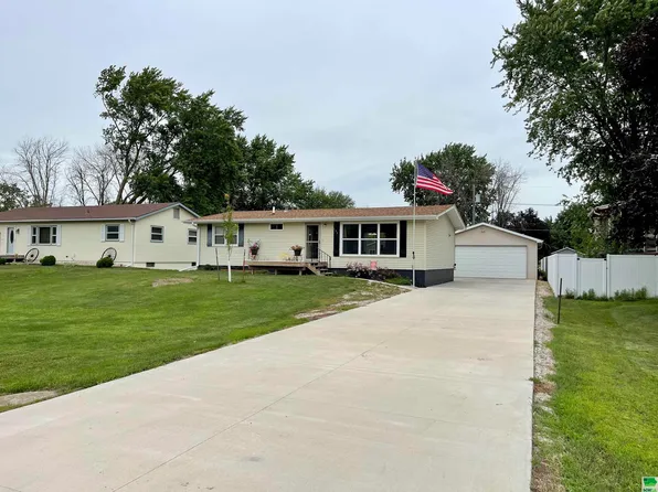 205 Cedar St, Lakeside, IA 50588