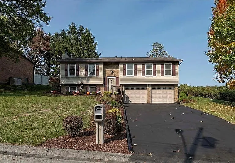 104 Teton Dr — Photo 2