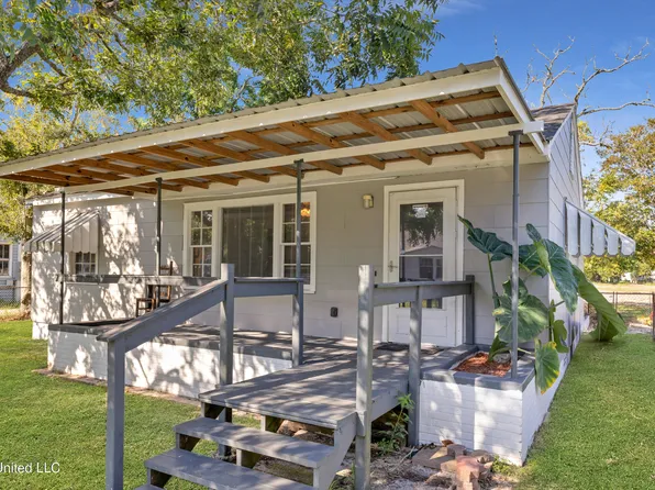 147 Travia Ave, Biloxi, MS 39531