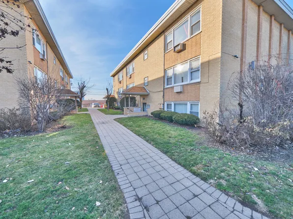 6024 S Archer Rd APT 7, Summit, IL 60501