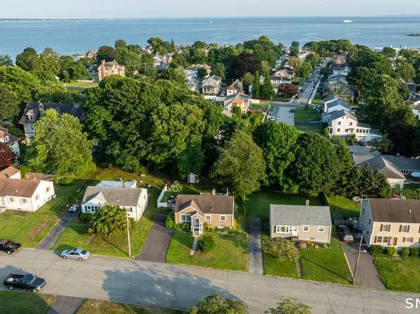 77 Bayshore Drive, New London, CT 06320