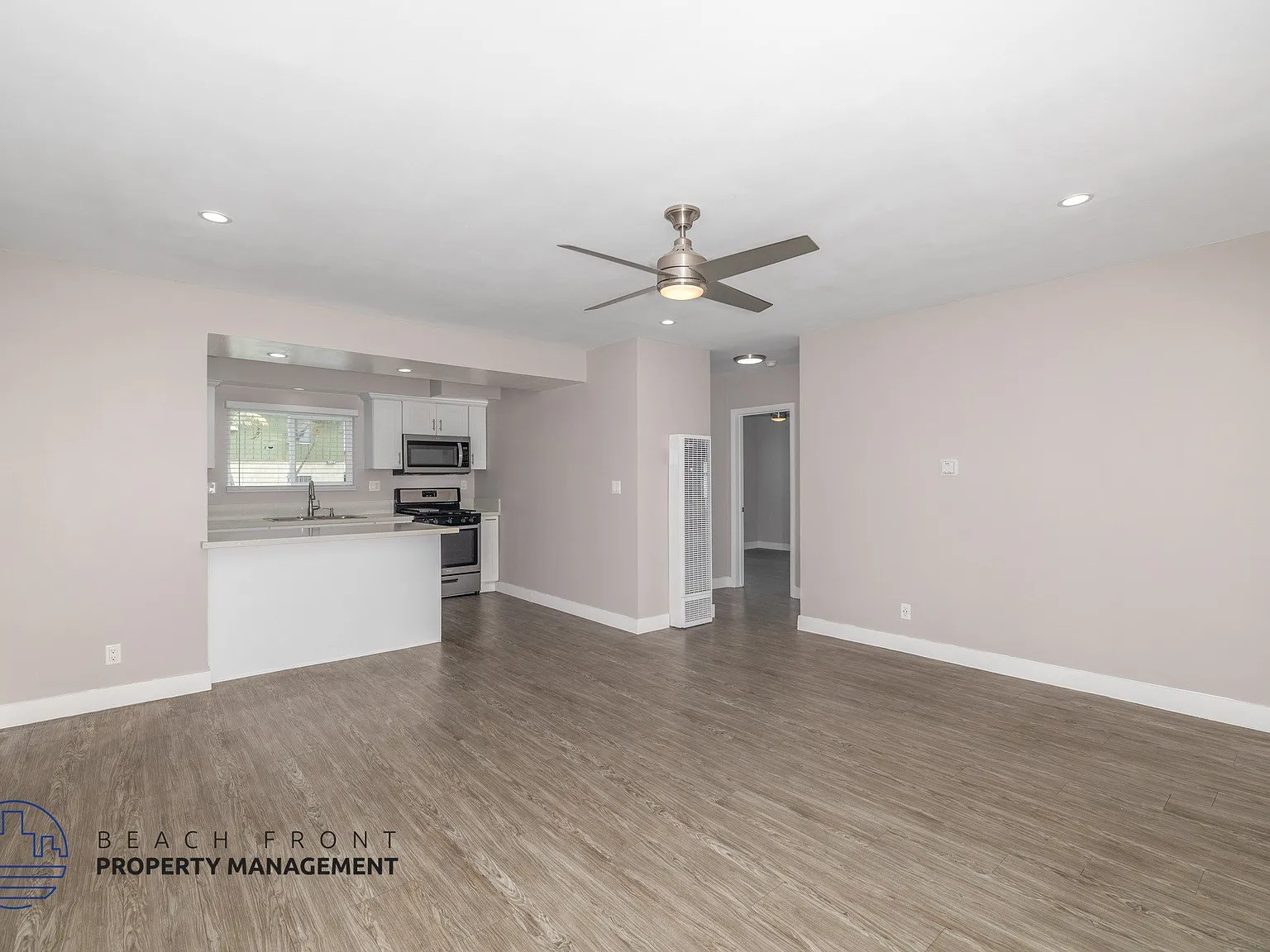 11819 Eucalyptus Ave. — Photo 4