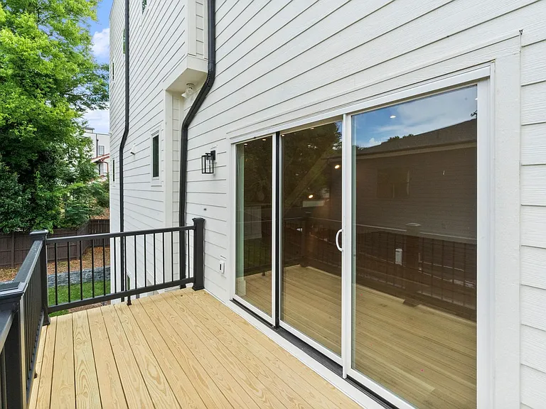 129 French St — Photo 30