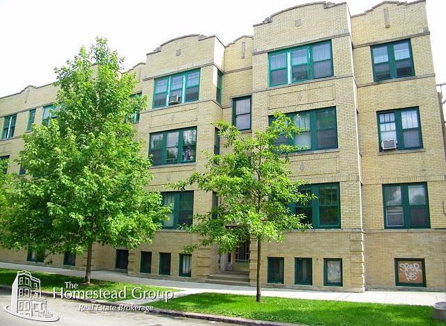 1st image of 2711 W Wellington Ave