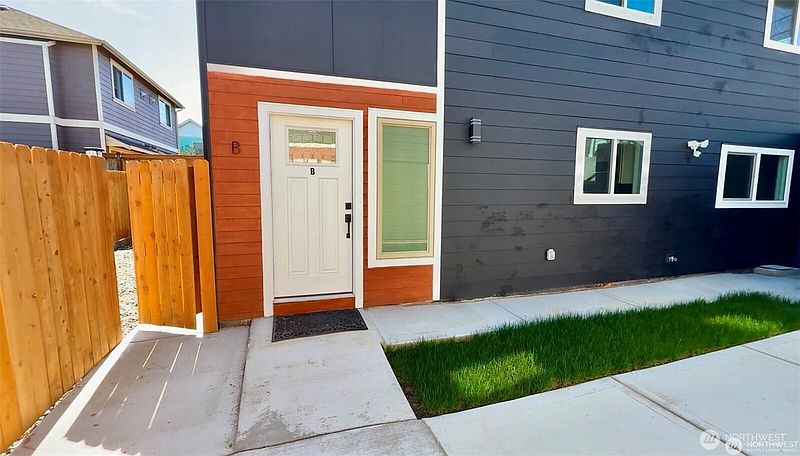 2nd image of 9040 17th Avenue SW