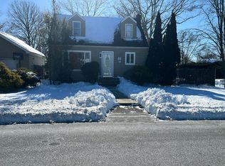 132 Central Ave, Deer Park, NY 11729