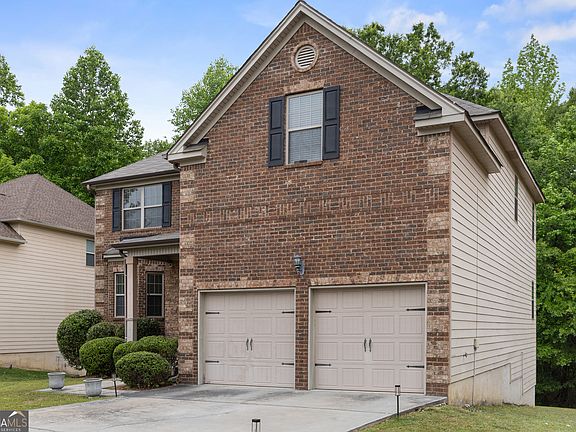 3rd image of 3876 Margaux Dr