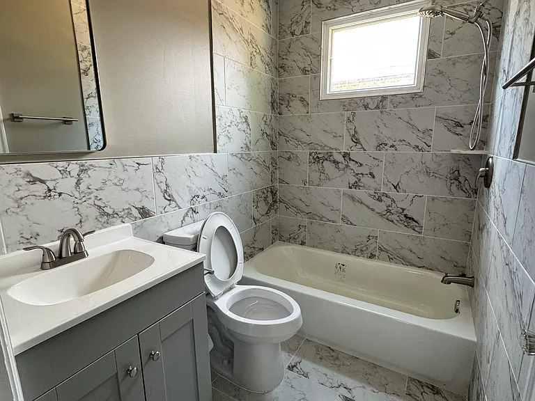 929 McClurkan Ave — Photo 5
