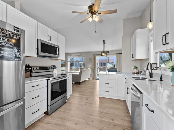 9213 Florida Ave N, Brooklyn Park, MN 55445