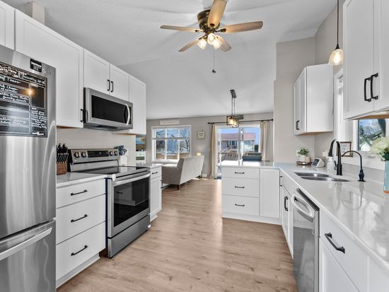 9213 Florida Ave N, Brooklyn Park, MN 55445