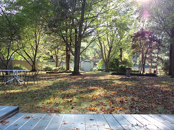3rd image of 6742 Cliffside Dr
