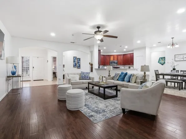 854 Evandale Rd, Burleson, TX 76028