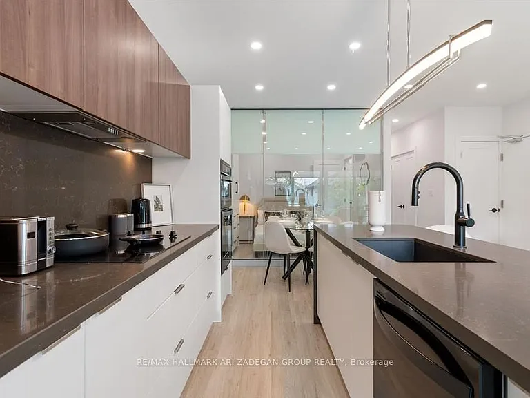 16 Minto St #2 — Photo 10