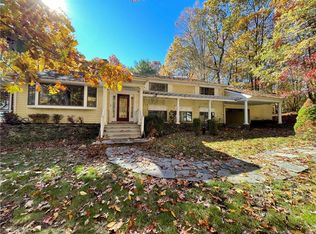 25 Parting Brook Rd, New Canaan, CT 06840