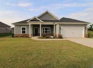 104 Parvin Way Dr, Hazel Green, AL 35750