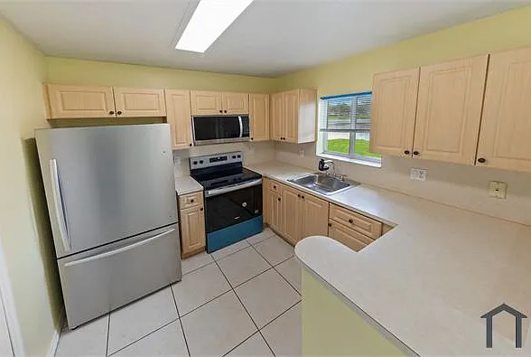 3 bed, 1099 sqft, $2,850 — Photo 4