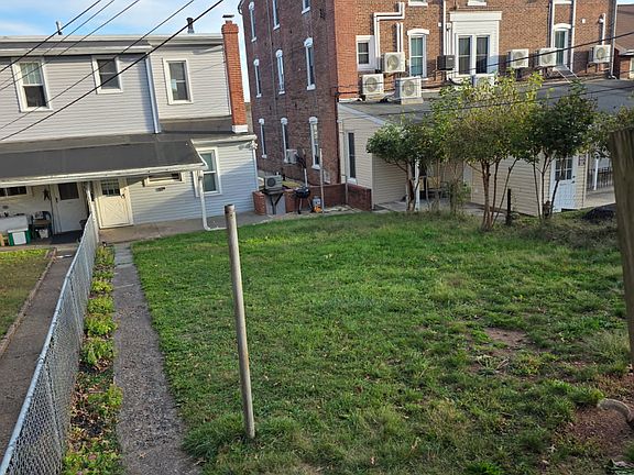 2nd image of 343 1/2 Main St