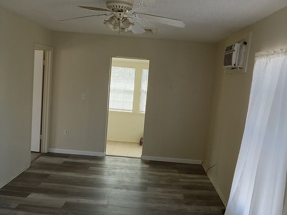5th image of 823 Kentucky Ave APT B