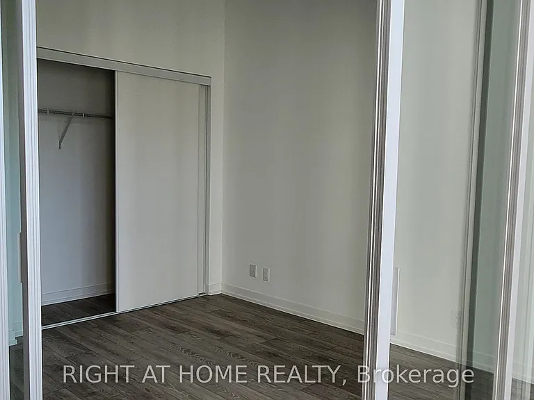 2020 Bathurst St #209 — Photo 4