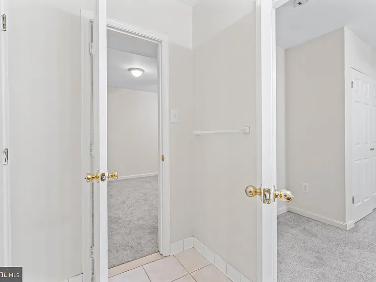 4502 Henderson Rd — Photo 44