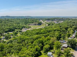 1393 Spring Dr, Herculaneum, MO 63048
