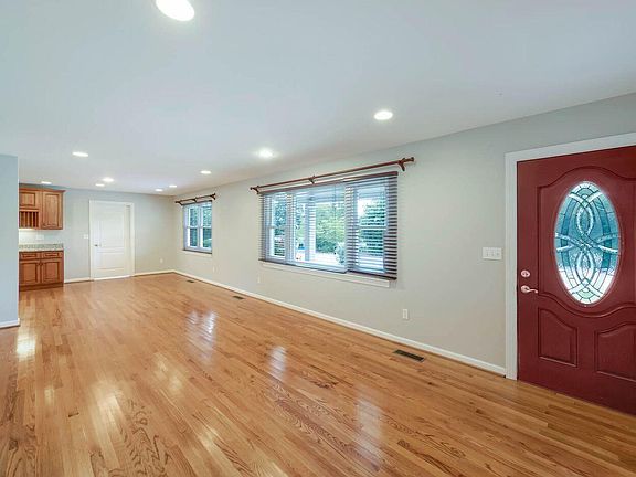 5th image of 212 Island Ave