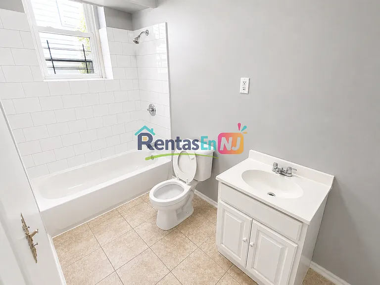 299 Summer Ave #1 — Photo 6