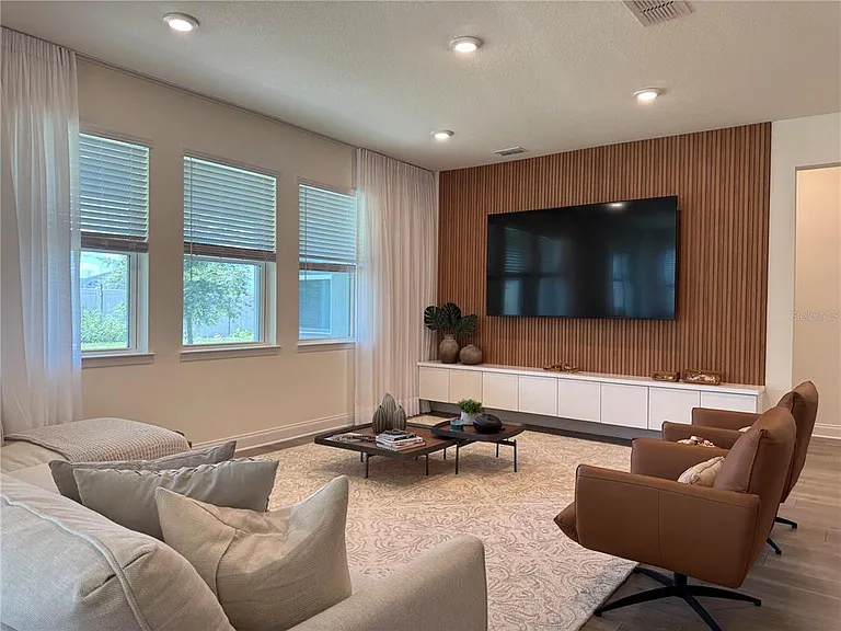 715 Blue Citrus Ln — Photo 26