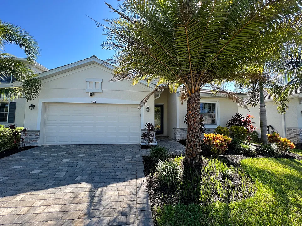 4163 Bluegrass Dr