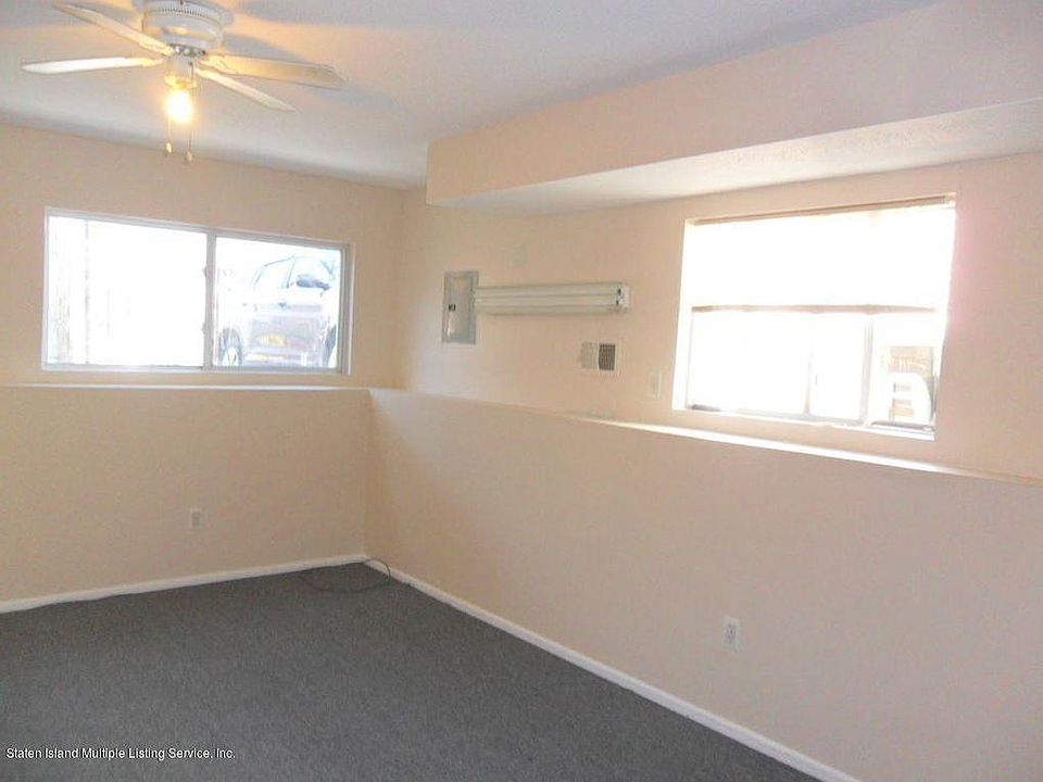 1st image of 16 Bentley Ln