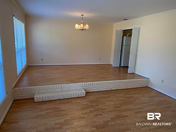 3rd image of 106 Terry Dr