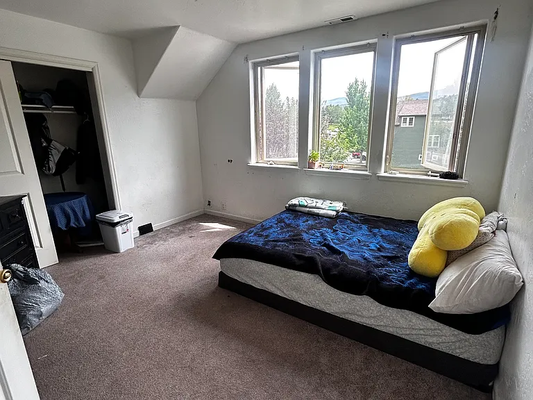 100 Lakeside Ct — Photo 12