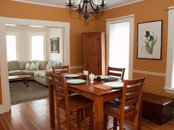 3rd image of 90 Essex St #1
